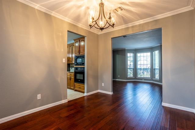 Building Photo - 2208 Kingsley Dr