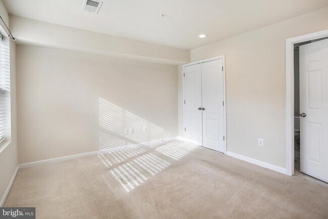 Building Photo - 2887 Falkirk Alley