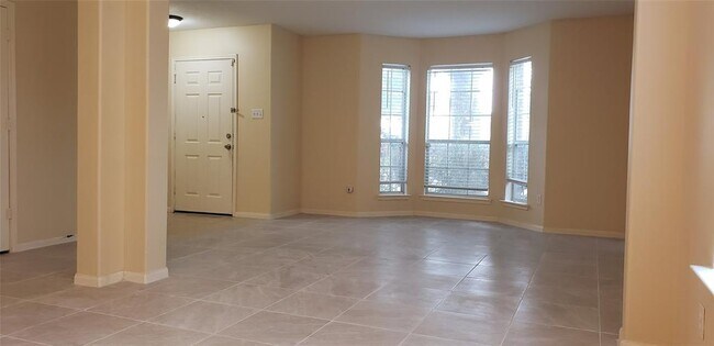 Building Photo - 28907 Fox Run Boulevard
