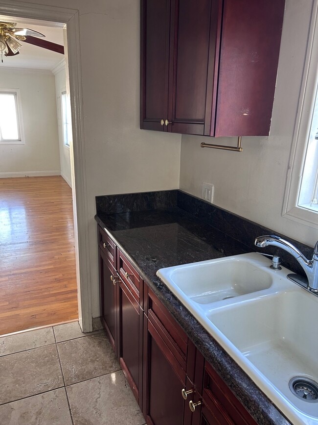 Kitchen - 5549 Costello Ave