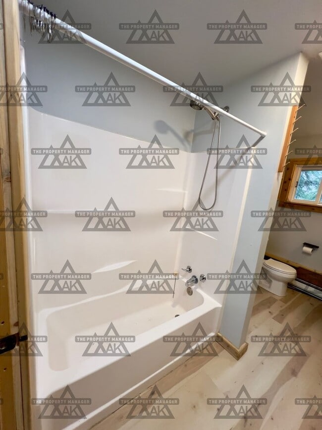 Building Photo - Cozy 1-Bedroom Loft Home with Office & Cov...