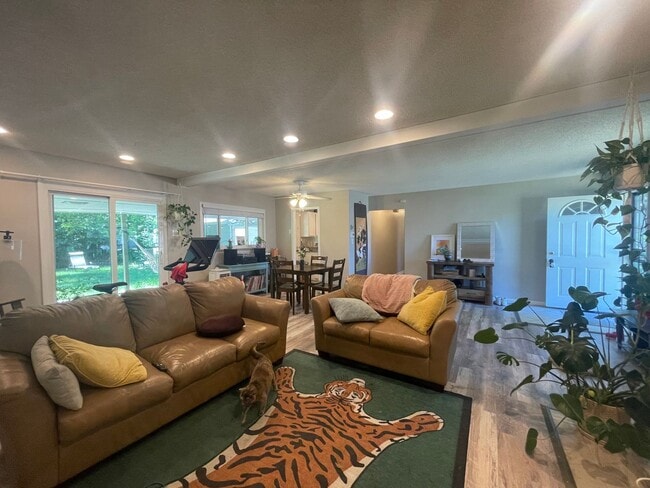 Building Photo - $0 DEPOSIT OPTION. CHARMING 3-BEDROOM HOME WITH LARGE YARD AND EASY ACCESS TO I-25 AND I-225