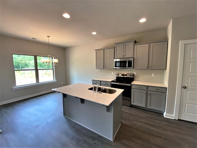 Building Photo - Home for Rent in the St James Subdivision in Pinson, AL!!! AVAILABLE NOW!!!