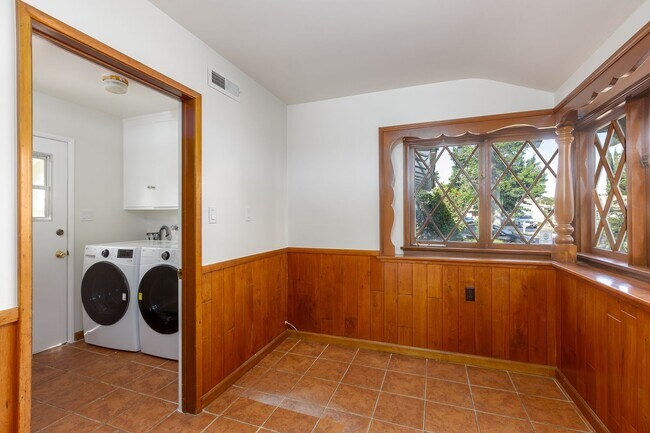 Building Photo - Charming Rustic 3BD/2BA Home in Peaceful C...