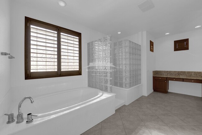 Building Photo - 8445 Cambrils Ave