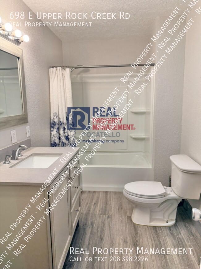 Building Photo - 698 E Upper Rock Creek Rd