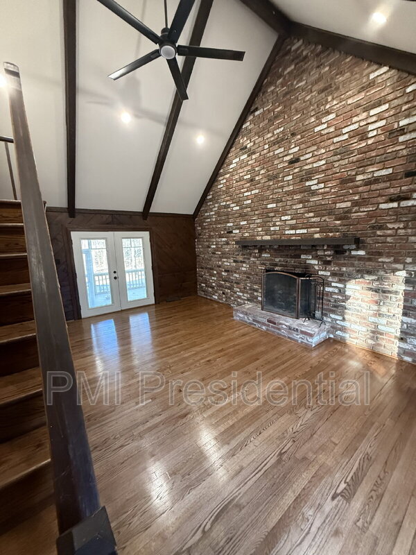 Building Photo - 15900 Beach Rd