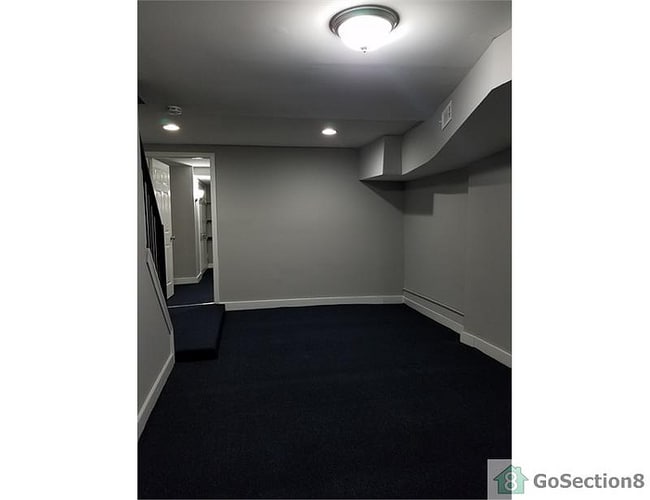 Building Photo - 4 Bedroom plus basement