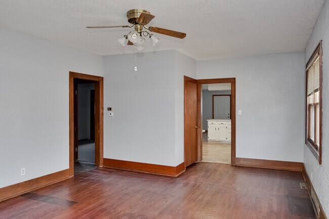 Building Photo - 2300 Avenue F