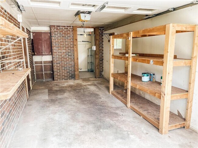Building Photo - 116 Indian Trail