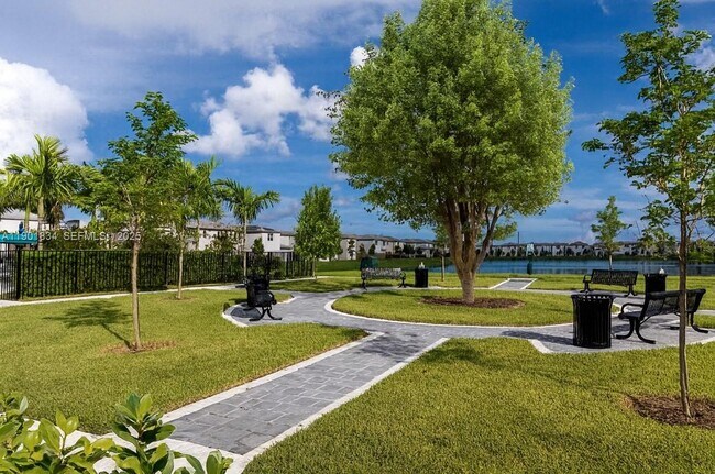 Building Photo - 2664 SE 19th St