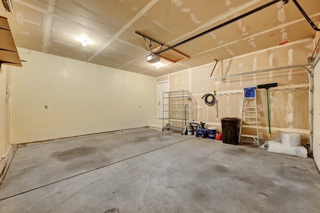 Building Photo - $2,245 - 3 Bed, 3 Bath Home with Finished ...