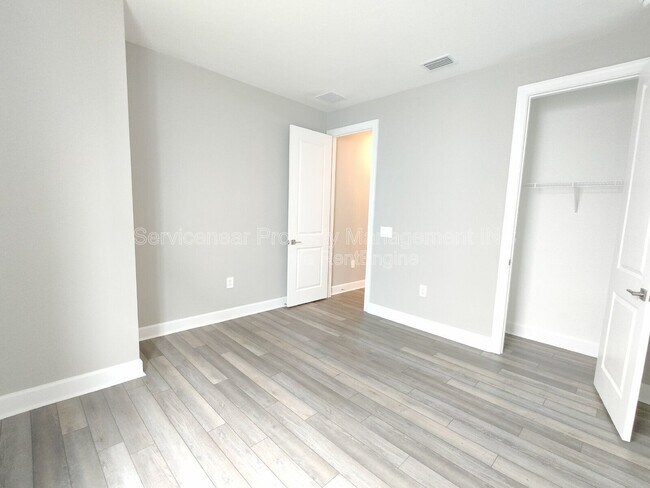 Building Photo - 6211 Baywood Ct