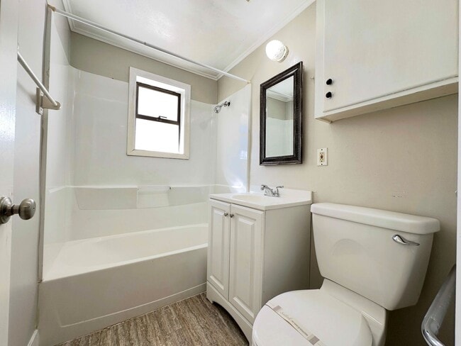 Building Photo - Charming 2BR Home with Garage & Expansive Yard in Ridgecrest area of Shoreline