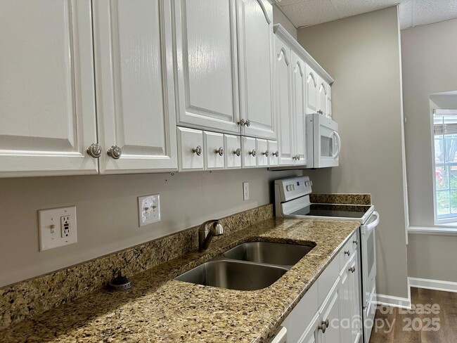 Building Photo - 13809 Stephendale Dr