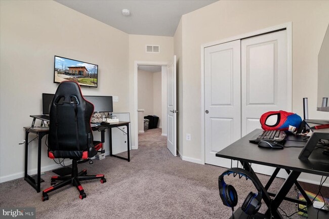 Building Photo - 3351 Pitch Pine Dr