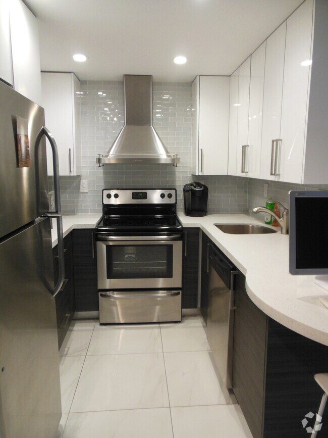 Building Photo - TWO BEDROOM TWO BATHROOM! WATERFRONT COMMU...