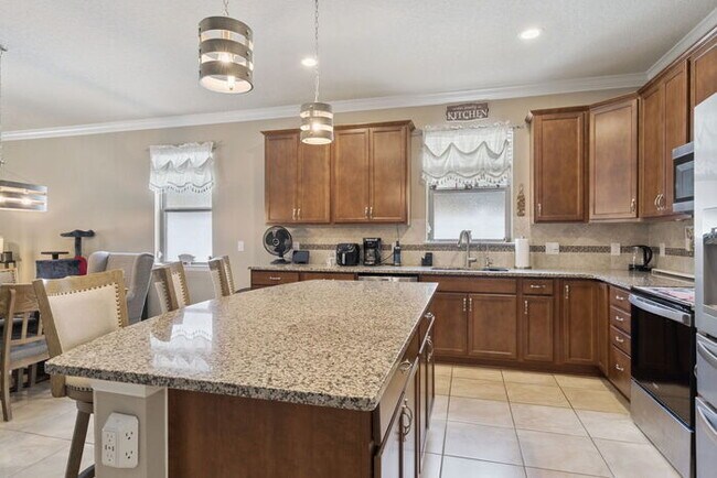 Building Photo - 5457 Animosh Ct