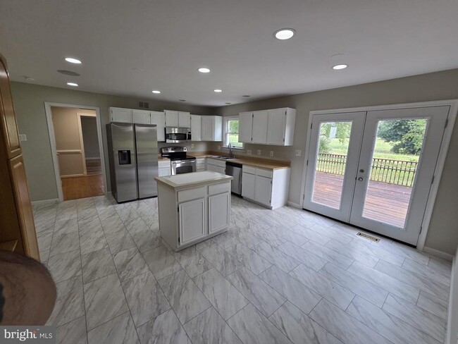 Building Photo - 41234 Bridges Farm Ln