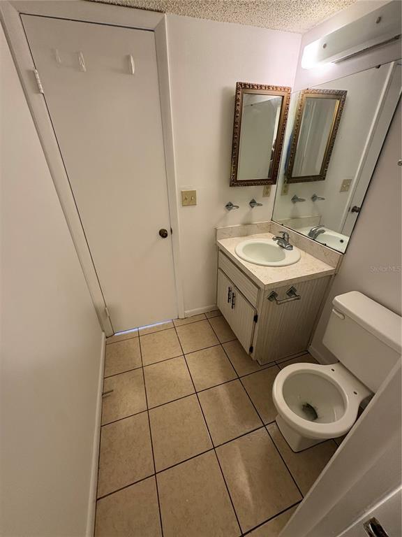Building Photo - 593 Fairways Cir