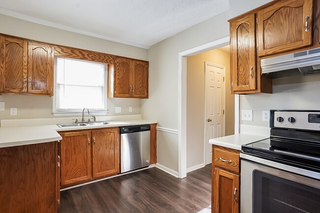 Building Photo - Spacious Two-Story Home in Aiken, SC