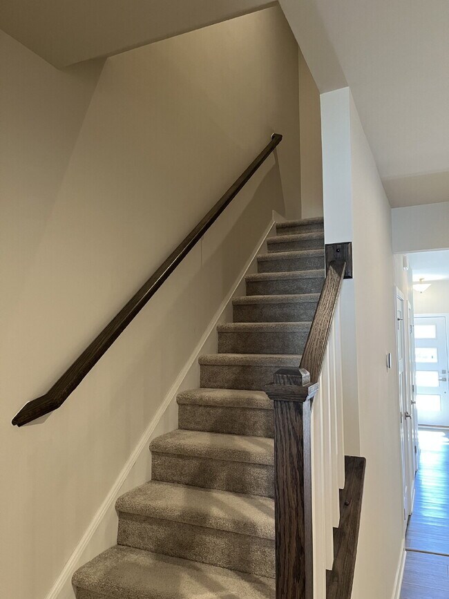 Building Photo - "Charming 3-Bedroom Townhouse with 2.5 Baths on Riverbrook Drive – Your Perfect Gallatin Retreat!"