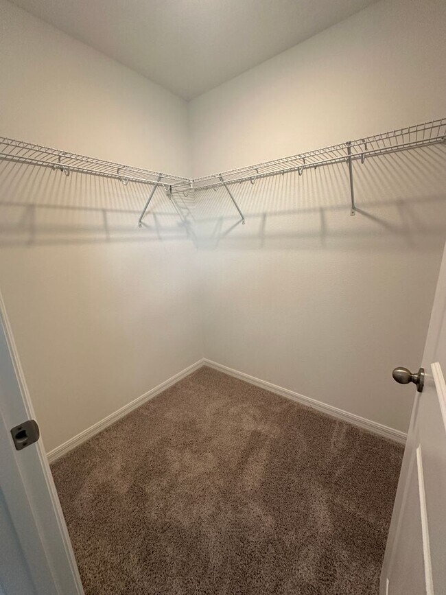 Building Photo - Stunning newly built 3/2.5 Town Home in St...