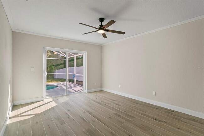 Building Photo - 214 Pinewood Dr