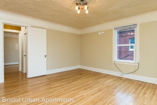 Building Photo - 1424 SW Montgomery St