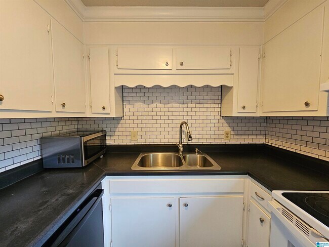 Building Photo - 3405 Sandner Ct