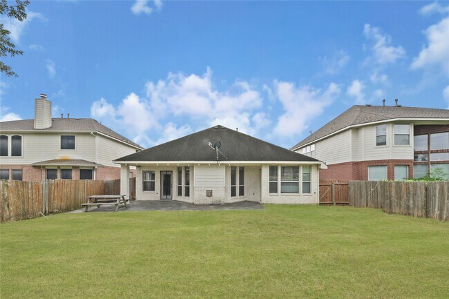 Building Photo - 511 Nadia Way