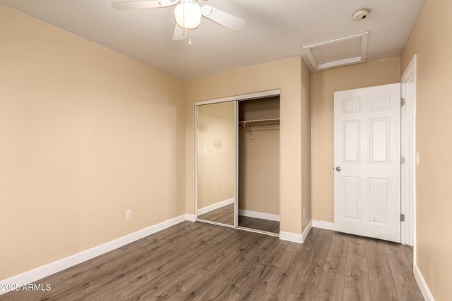 Building Photo - 11010 W Griswold Rd