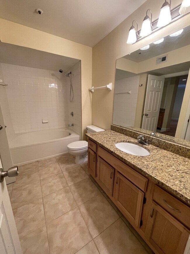 Building Photo - 482 N Pin Oak Pl