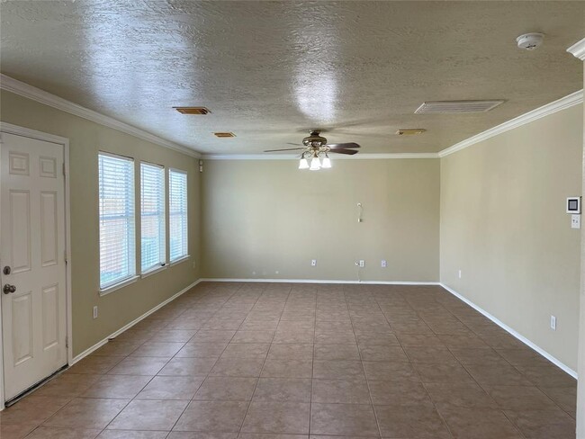 Building Photo - 16407 Split Willow Dr