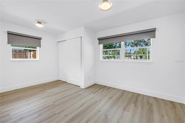 Building Photo - 412 Mira Vista Dr