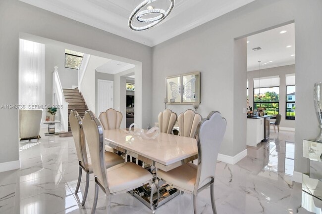 Building Photo - 9728 Bozzano Dr