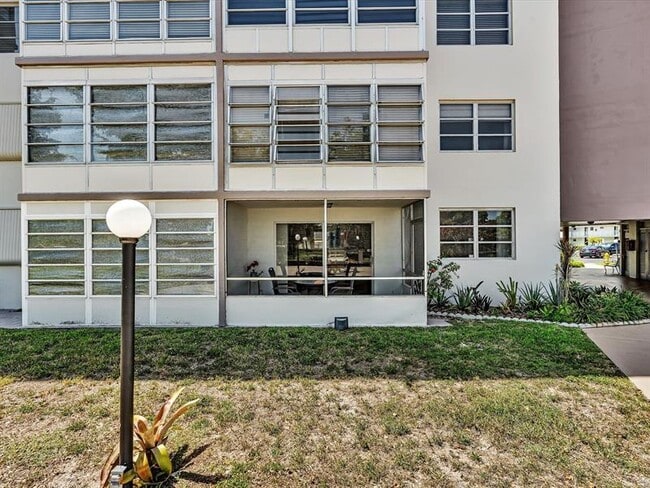 Building Photo - 2801 NW 47th Terrace