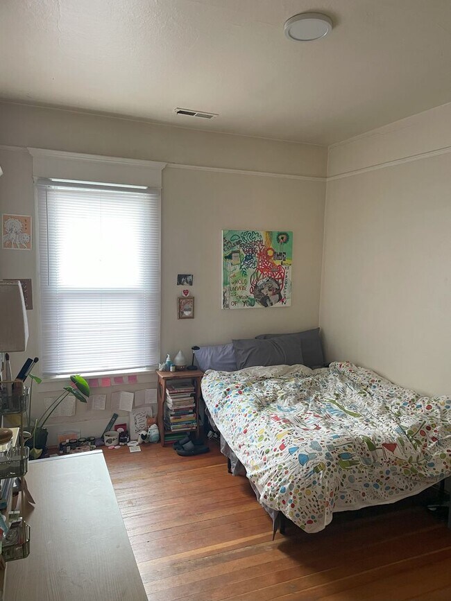 Building Photo - 820/822 High St