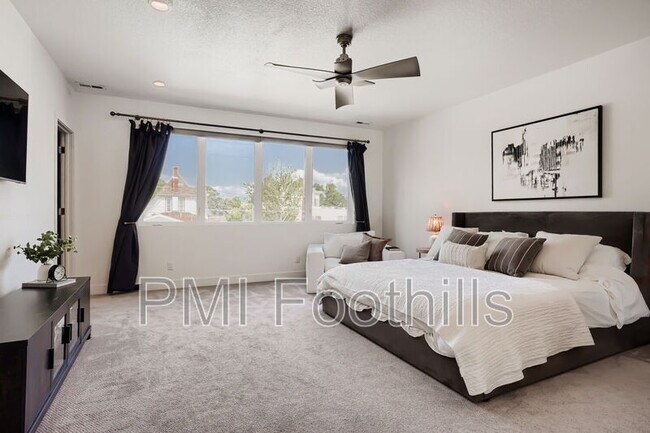 Building Photo - 2740 Hazel Ct