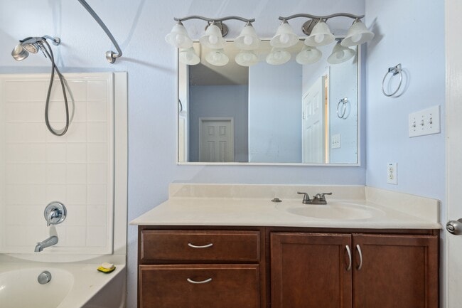 Building Photo - 1819 Killiney Ct