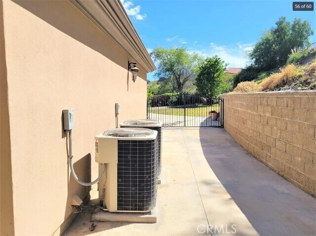 Building Photo - 15991 Oak Tree Crossing