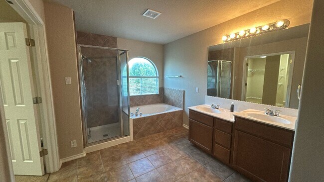 Building Photo - BEAUTIFUL 3 BD/2.5 BA IN SCHERTZ READY FOR...
