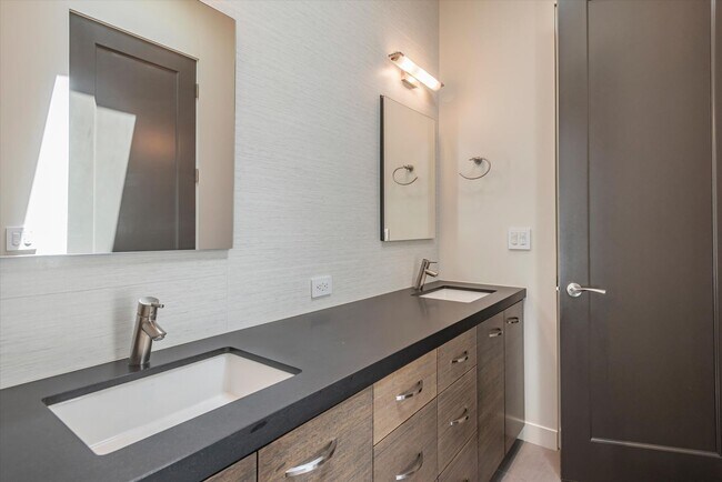 Building Photo - Wow! What a Great Home!