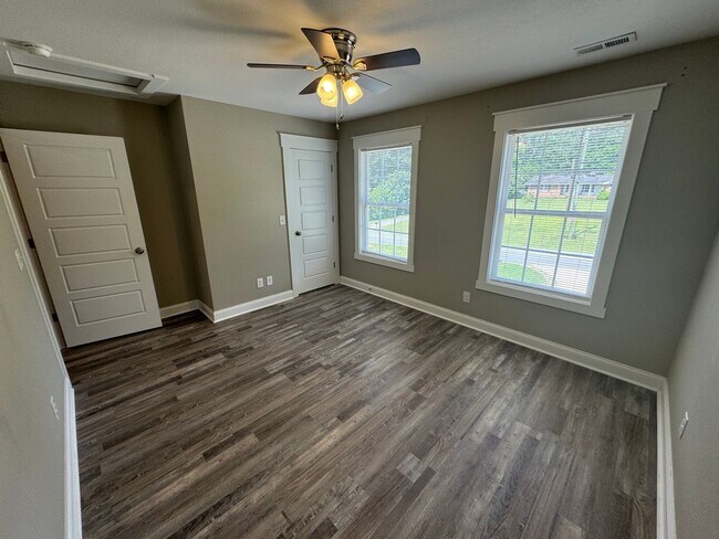 Building Photo - 308 N Varnell Rd