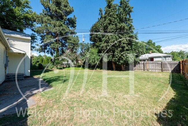 Building Photo - Remodeled Single-Family Home Close to Whitman College