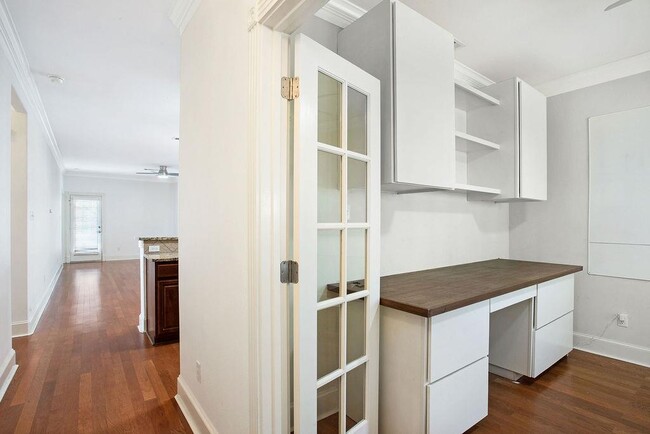 Building Photo - 6715 Windrift Way