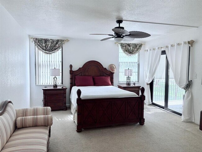 Building Photo - 2112 S Cypress Bend Dr