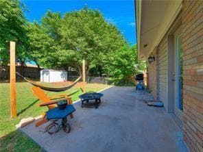 Building Photo - 218 Tanglewood Dr