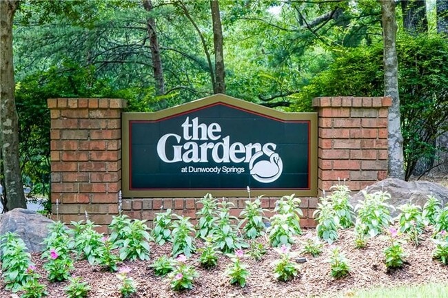 Building Photo - 605 Garden Ct