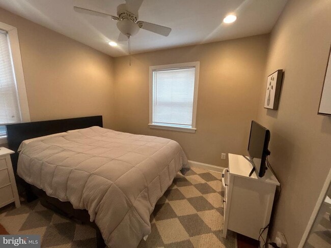 Building Photo - 530 N 15th St